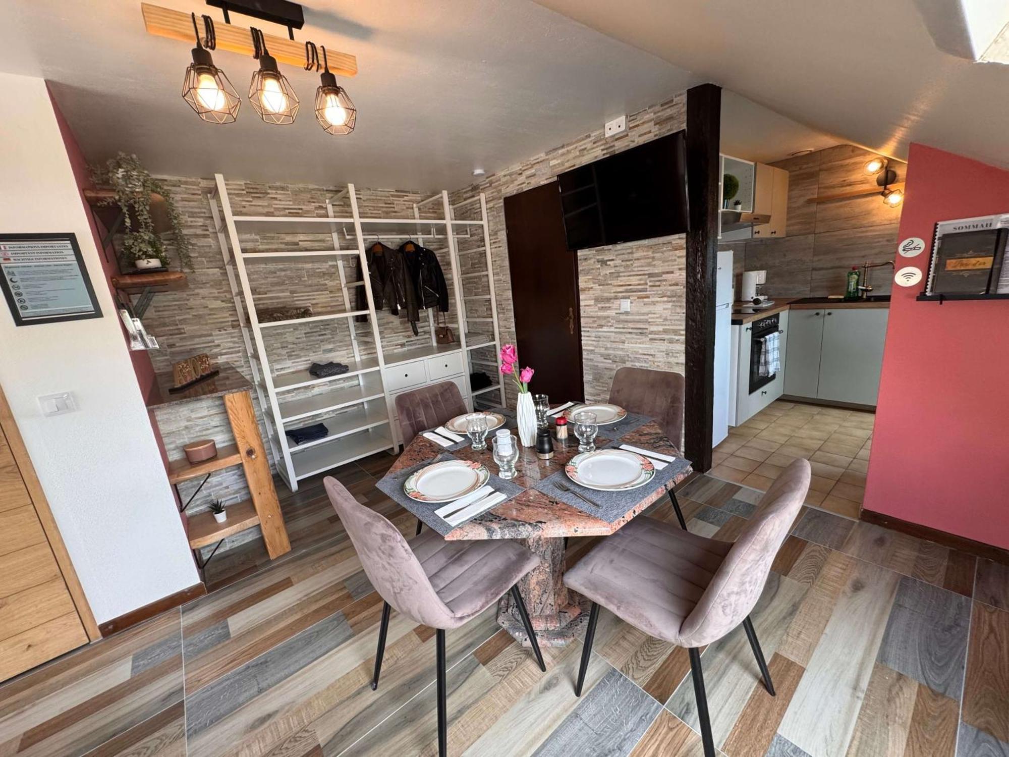 Private & Comfortable Apartments Puttelange-aux-Lacs Exterior photo